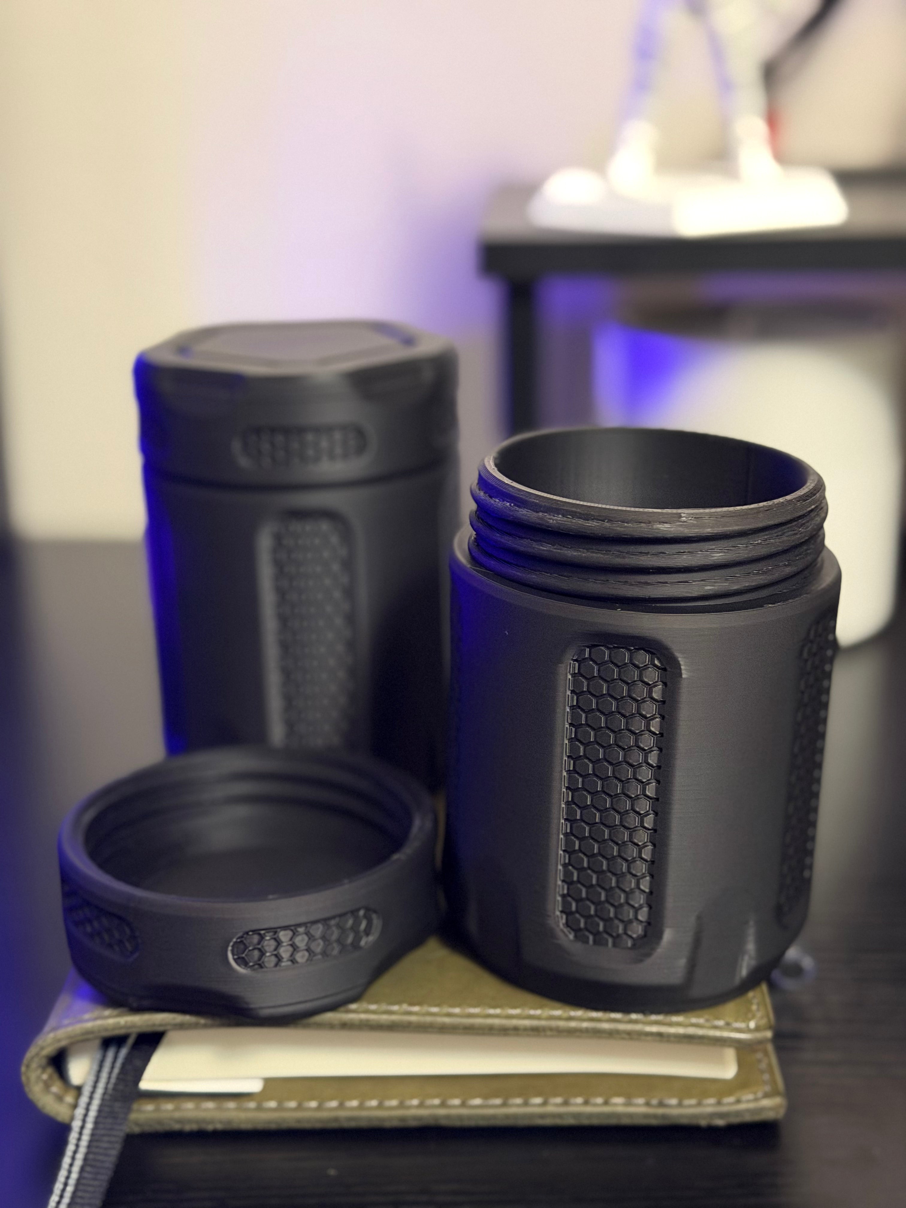 Threaded Container
